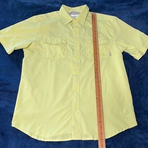 Columbia Button Up Shirt Men M Short Sleeve Yellow Lemon Fishing Omni-wick